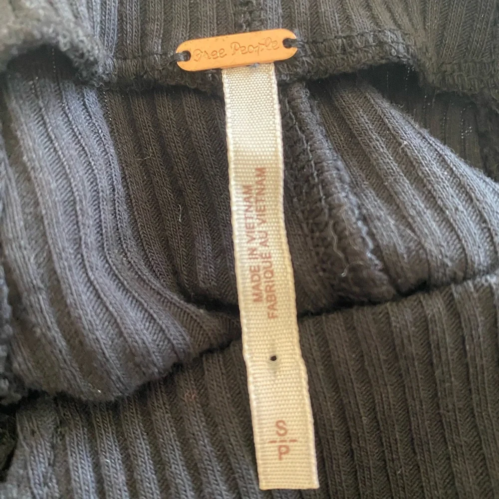 Free People mock neck top, size Small - Picture 2 of 3